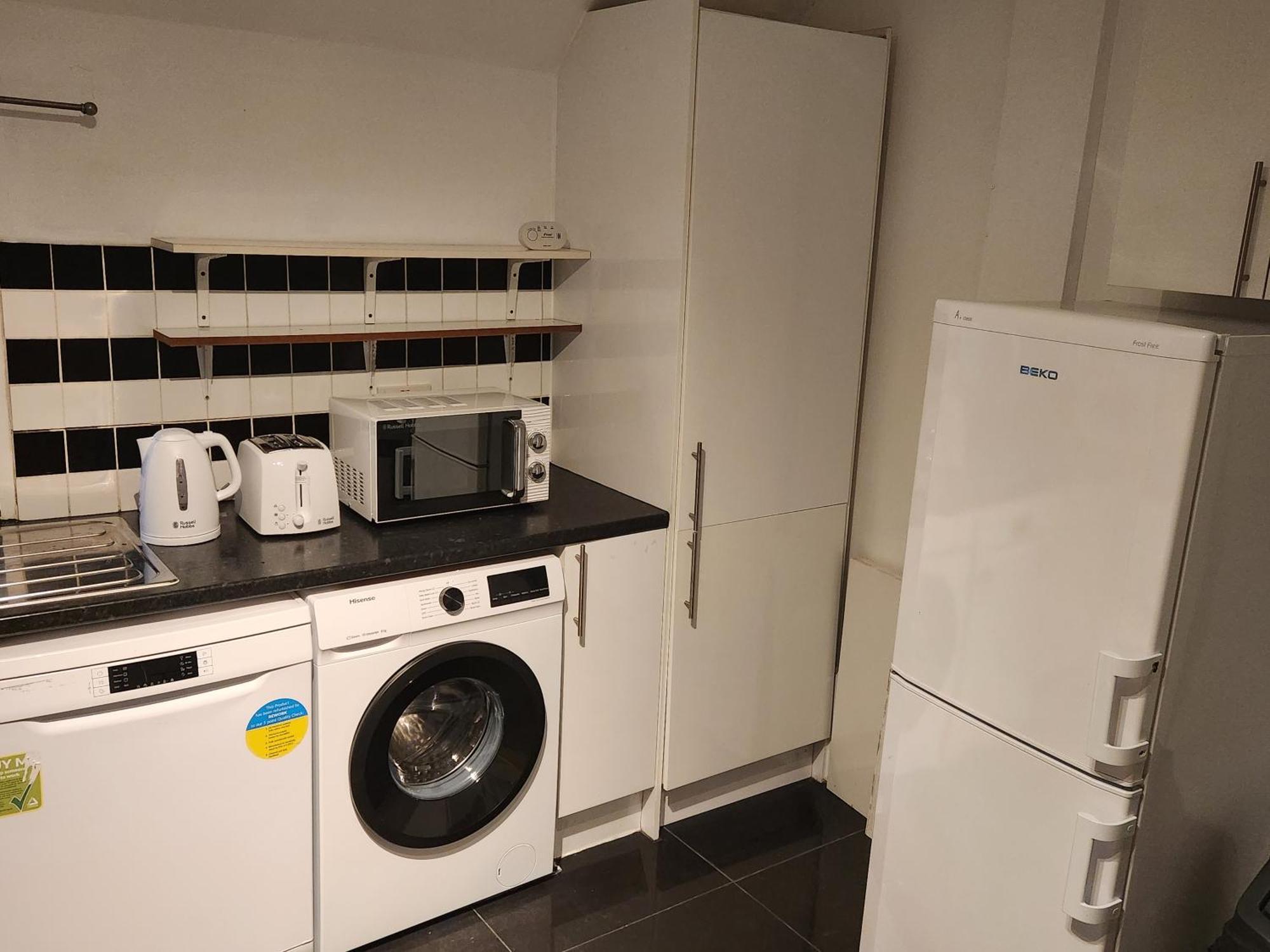 Flat With Work Station, Monitor, Smart Tv & Netflix Apartment ลอนดอน ภายนอก รูปภาพ