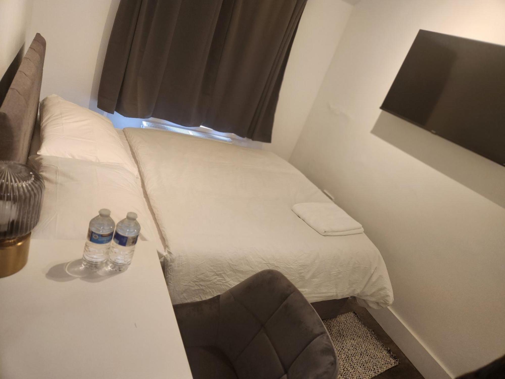 Flat With Work Station, Monitor, Smart Tv & Netflix Apartment ลอนดอน ภายนอก รูปภาพ