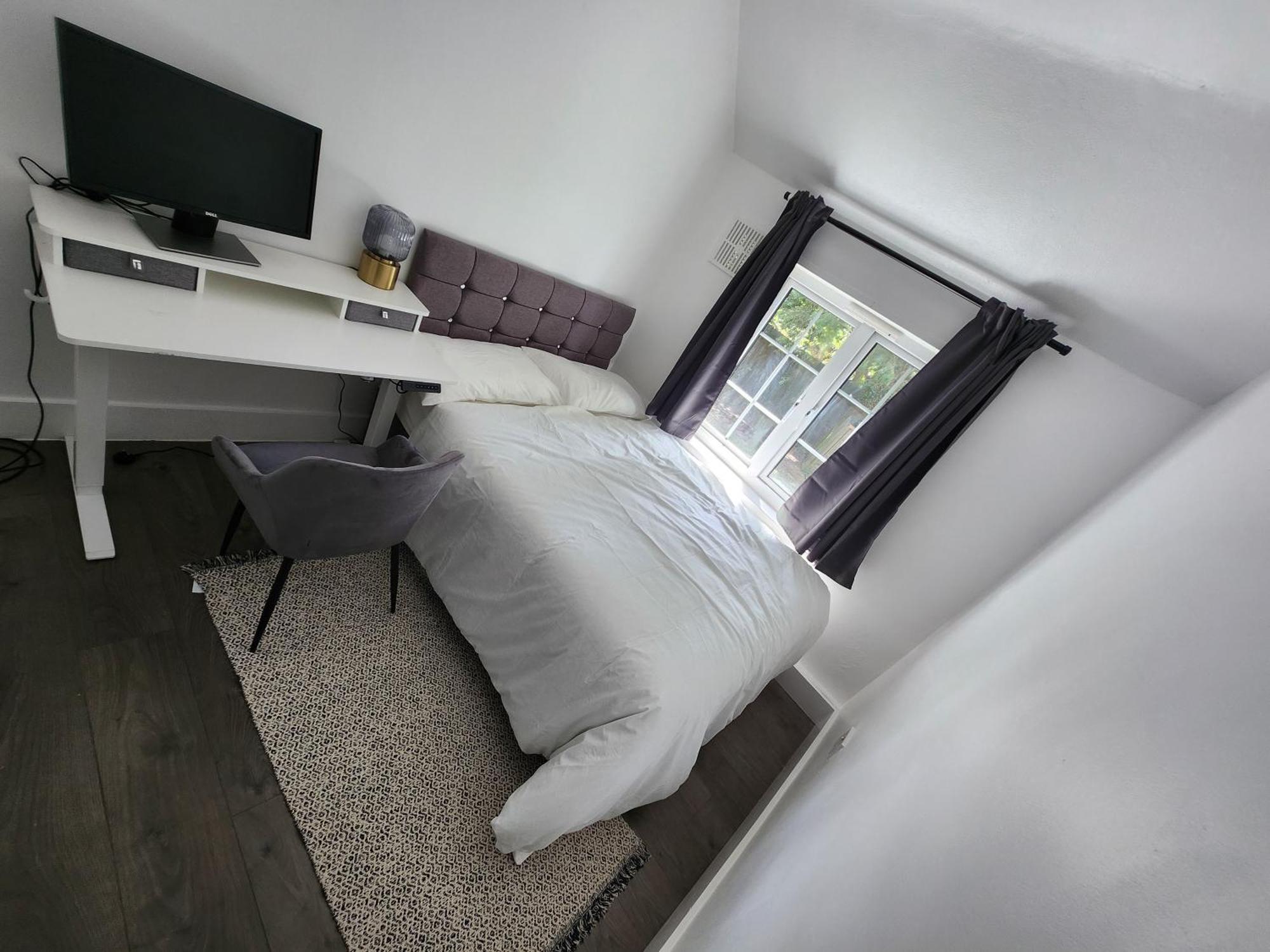 Flat With Work Station, Monitor, Smart Tv & Netflix Apartment ลอนดอน ภายนอก รูปภาพ