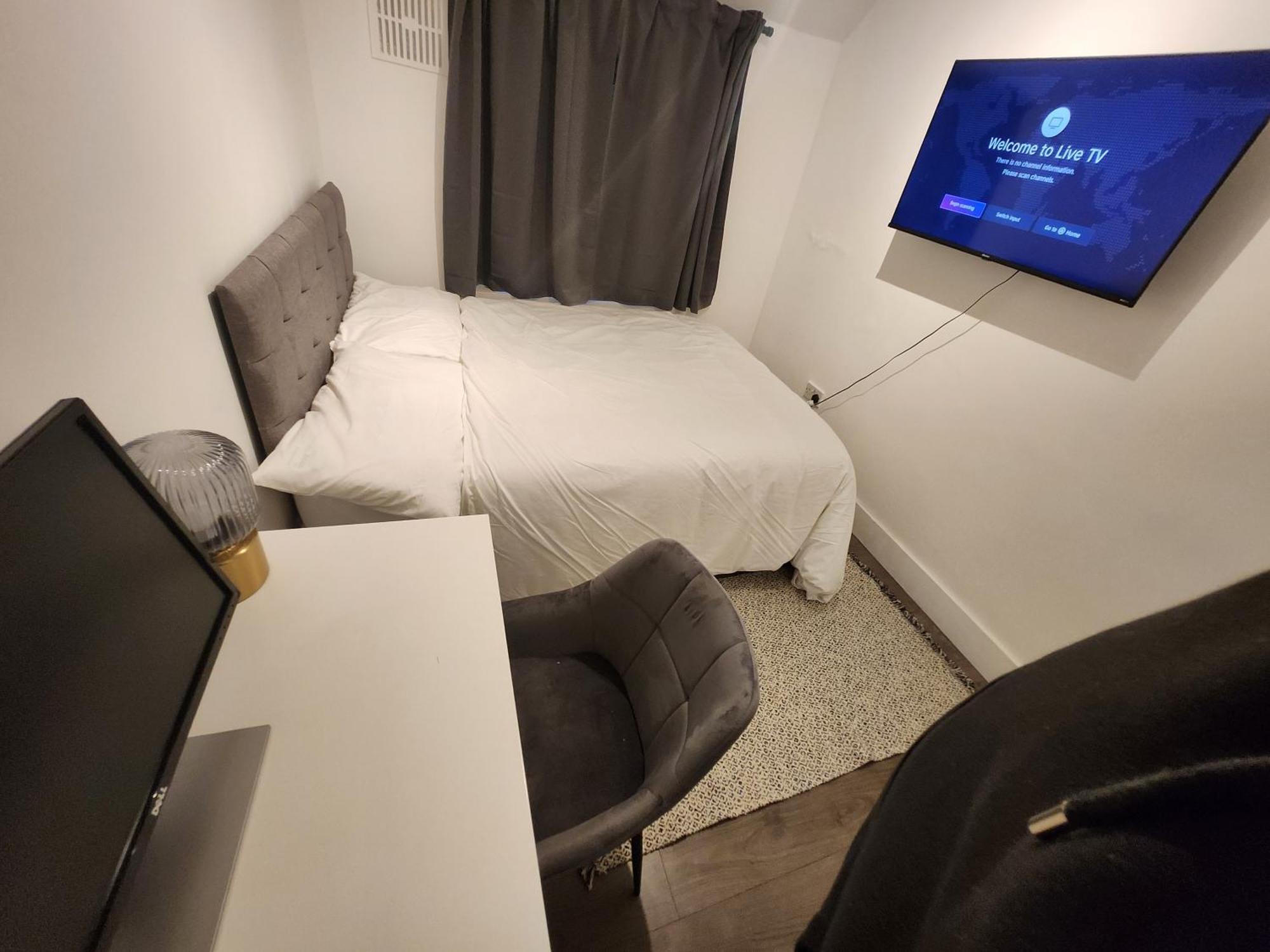 Flat With Work Station, Monitor, Smart Tv & Netflix Apartment ลอนดอน ภายนอก รูปภาพ